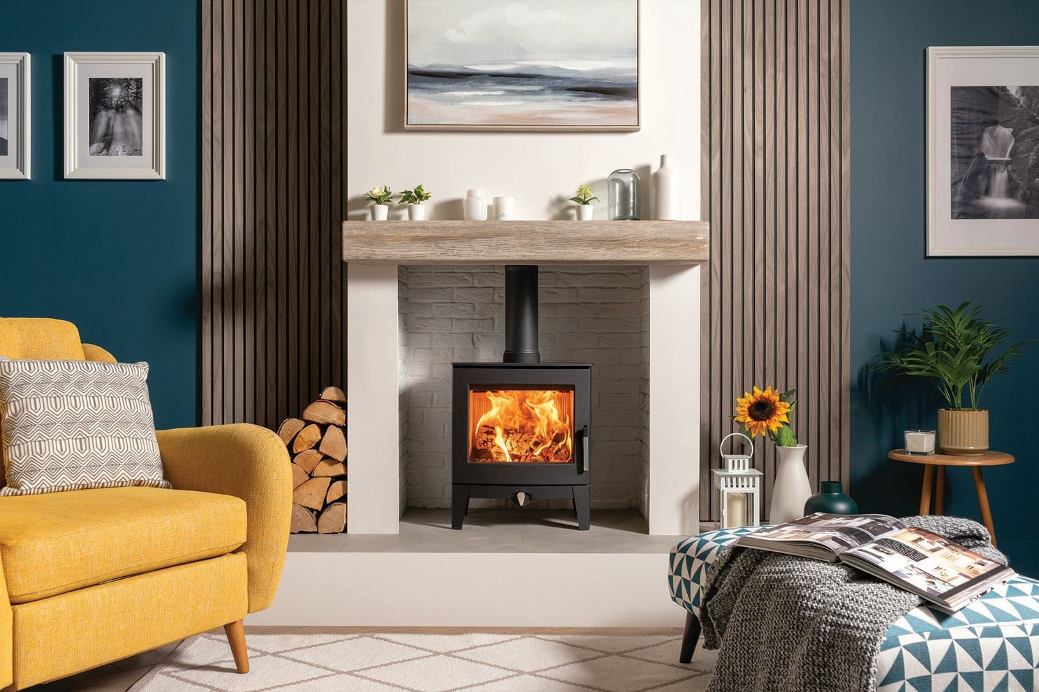 1 Futura 5 Woodburning Shown With Ceramic Wood Effecet Beam G275